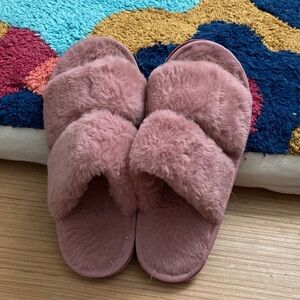 🧡🧡SHEIN Plush Pink Women's Slippers🧡🧡